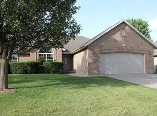 929 E Weldon Dr, Nixa, MO 65714