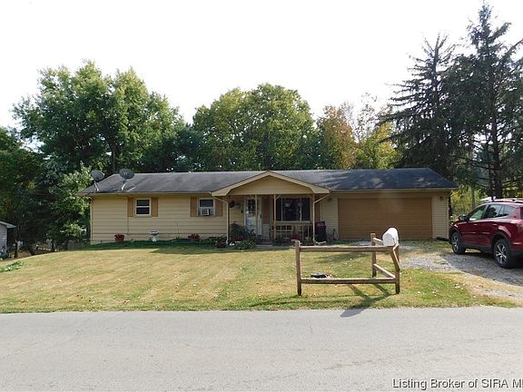 3rd image of 87 E Oak Drive