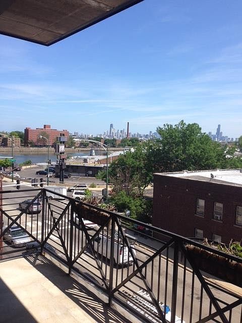 1st image of 2200 W Diversey Ave