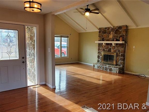 4th image of 10527 Wildwood Dr
