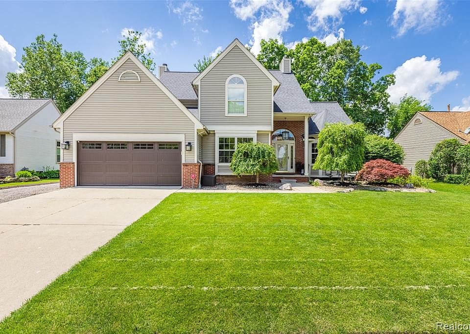 474 Harbour Pointe Dr, Belleville, MI 48111 | Zillow