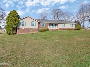 1100 Arrowhead Dr, Crossville, TN 38572