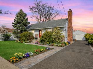 228 8th Street, Bethpage, NY 11714