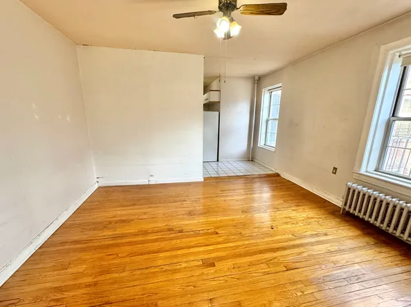 30-45 Hobart Street image 11 of 16