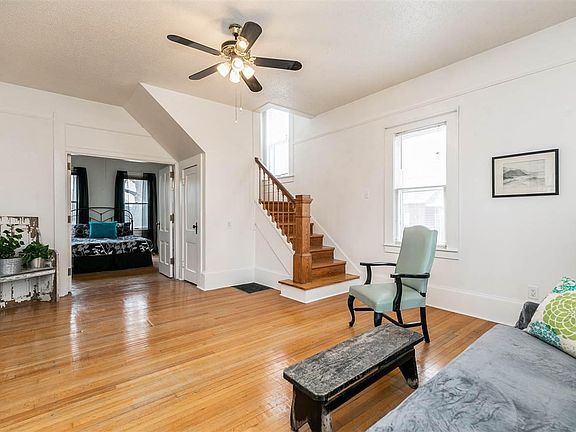 3rd image of 903 Chatham St