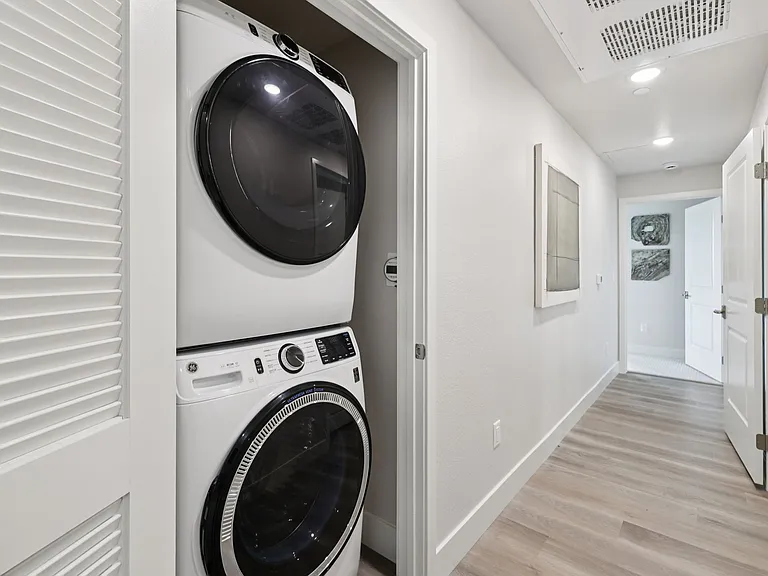 Asano on Fourth — Photo 17