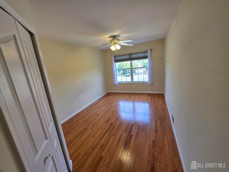 1301 Dahlia Cir — Photo 16