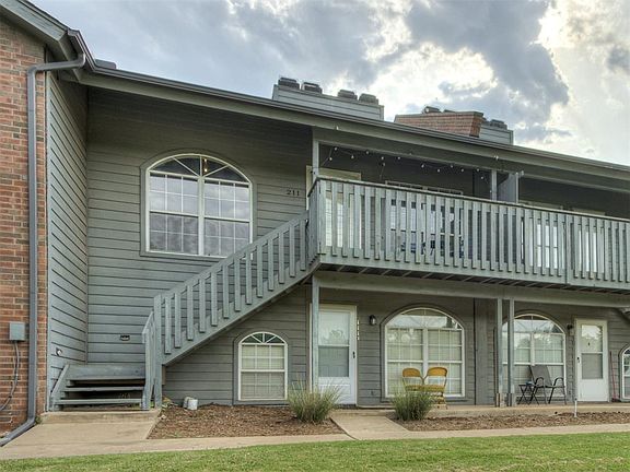 2nd image of 11525 N Meridian Ave APT 211