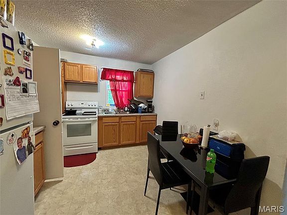 3rd image of 645 Isherwood Ave