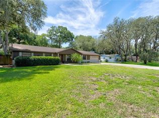 8707 W Lanway Dr, Temple Terrace, FL 33637