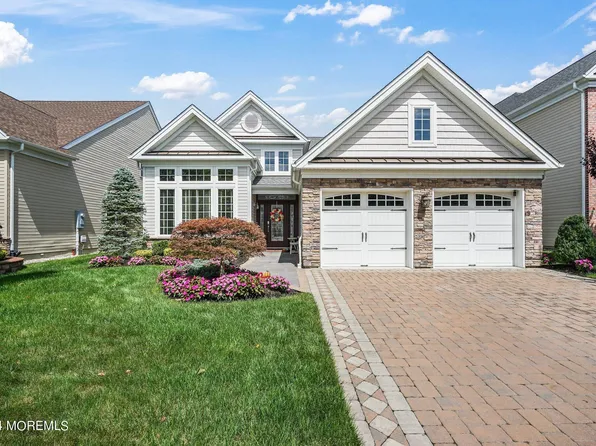 61 Sunset Drive, Tinton Falls, NJ 07724