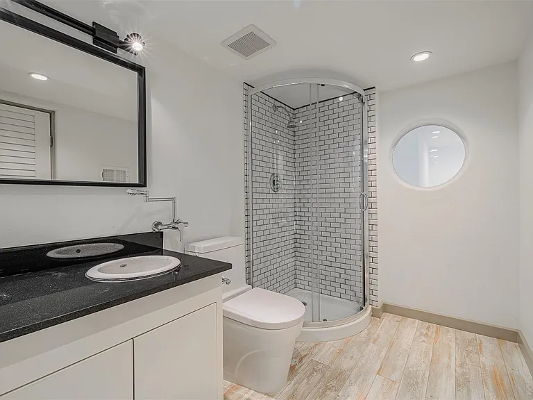 1901 Post Oak Blvd #4102 — Photo 32