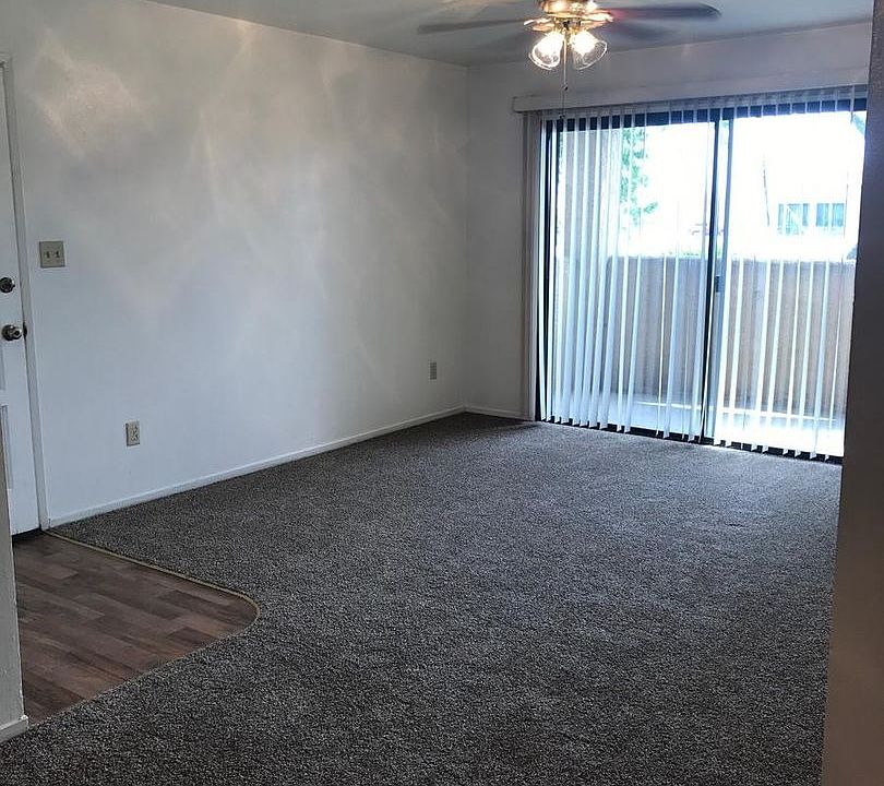 196 Laurelwood Oaks Apartments 6500 & 6600 White Ln Bakersfield CA