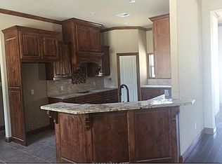 7401 Field Crk, Bryan, TX 77808