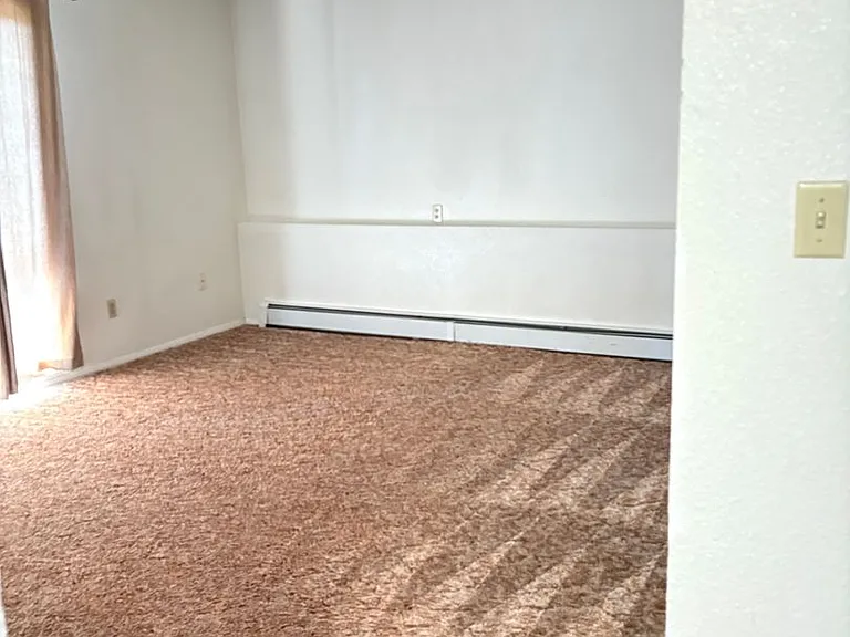 842 E Cedar Ct — Photo 2