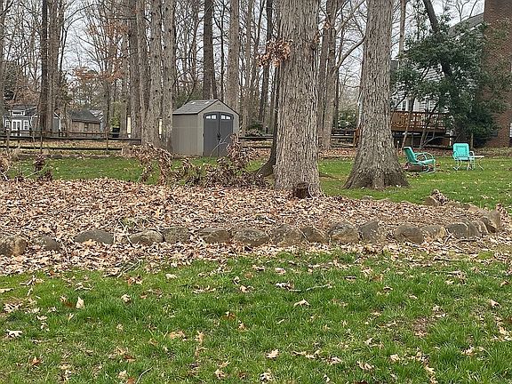 4th image of 3807 Meadowridge Dr