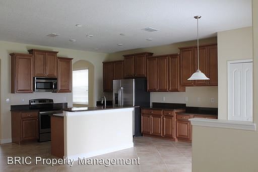 5th image of 1706 Thetford Cir