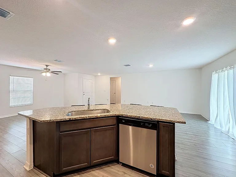 1407 Hillsborough Way — Photo 17