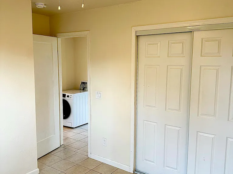 2107 Sunset Ave — Photo 13