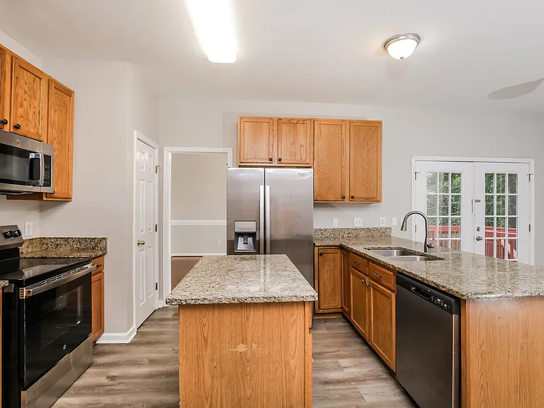 136 Roan Dr — Photo 8