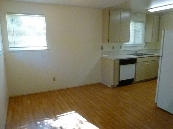 5th image of 1322 To 1324 Ne Central St