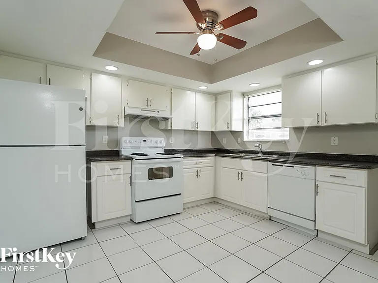 2603 NE 4th Ave — Photo 5