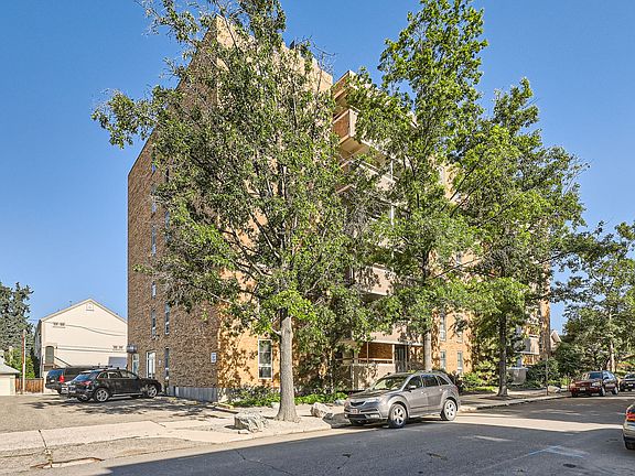 Pearl Street Condominiums - exterior of building (along Pearl Street)