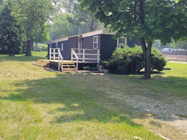 728 N Crystal Ln, Mears, MI 49436