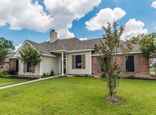 201 Spike Ln, Broussard, LA 70518