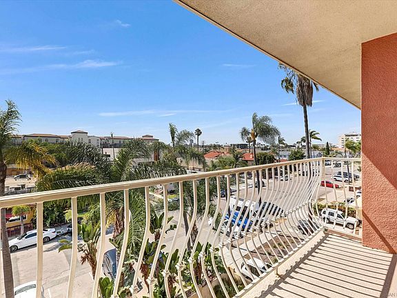 3rd image of 3939 Illinois St APT 4G