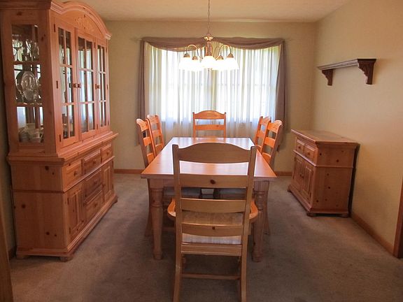 4th image of 208 Greentree Dr