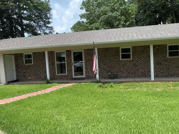 903 Tower Dr, Laurel, MS 39440