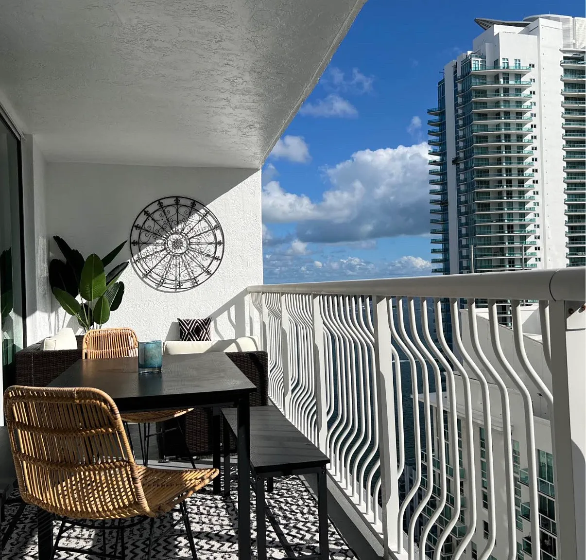 1200 Brickell Bay Dr — Photo 1