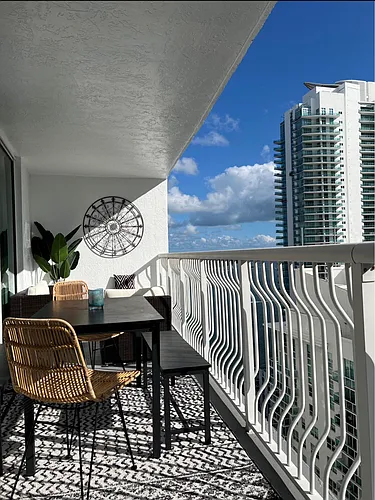 1200 Brickell Bay Dr #32 Photo 1 1200 Brickell Bay Dr #32 Photo 1