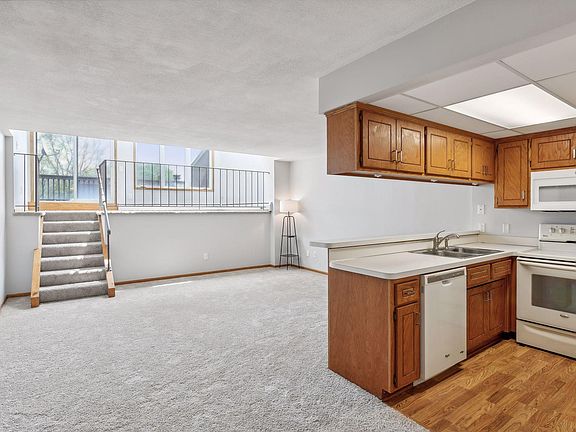 4th image of 350 Oakwood Dr APT 6