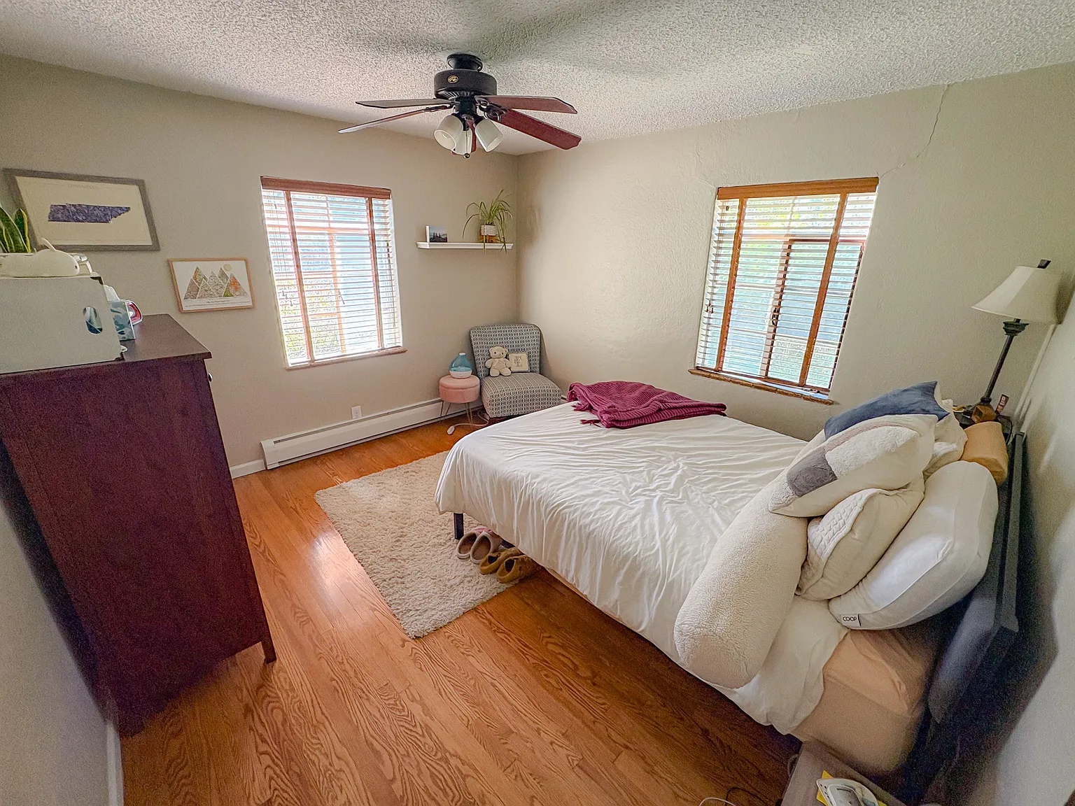 3 bed, 2200 sqft, $2,600 — Photo 2