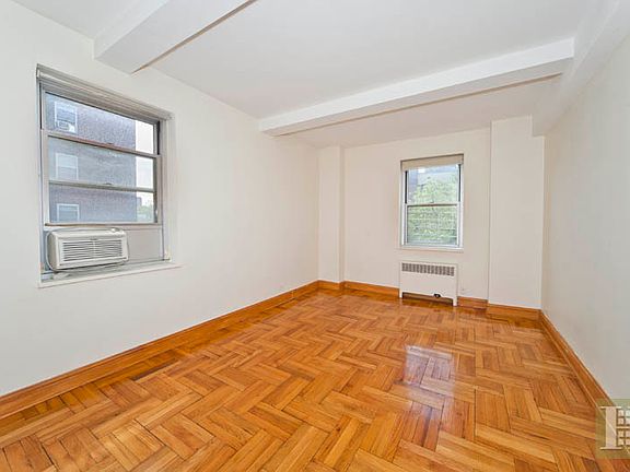 5th image of 530 Grand St APT E5a