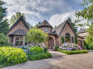 13060 Knaus Rd, Lake Oswego, OR 97034