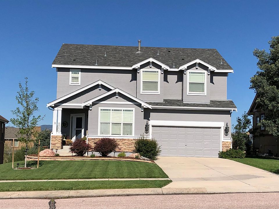 Large lot with extra room between homes to the sides and back.