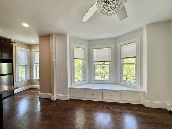 5th image of 424 Broadway #3