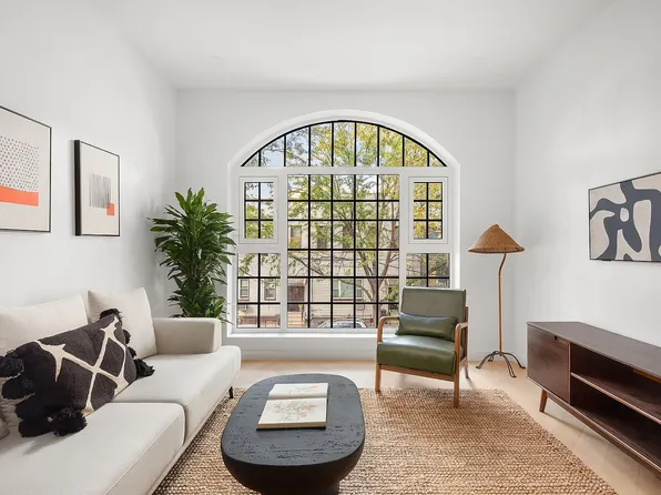 90 Herbert St Unit 3A, Brooklyn, NY 11222