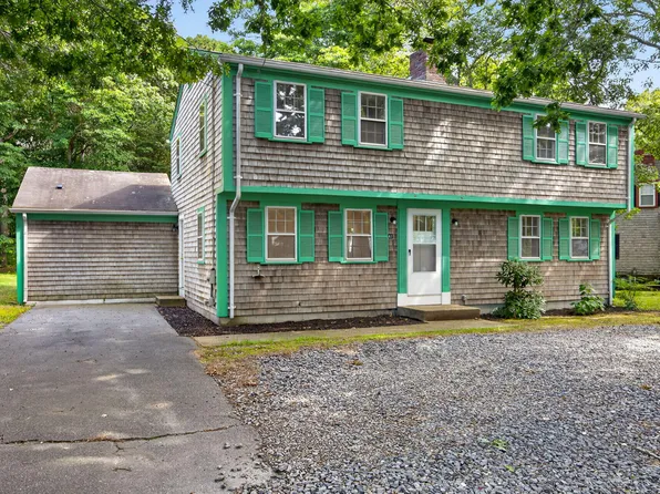 41 Old School House Road, West Hyannisport, MA 02672