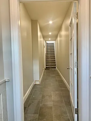 Rented by Halvatzis Realty | media 21