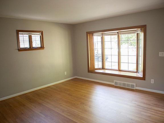 5th image of 4501 Woodland Ave