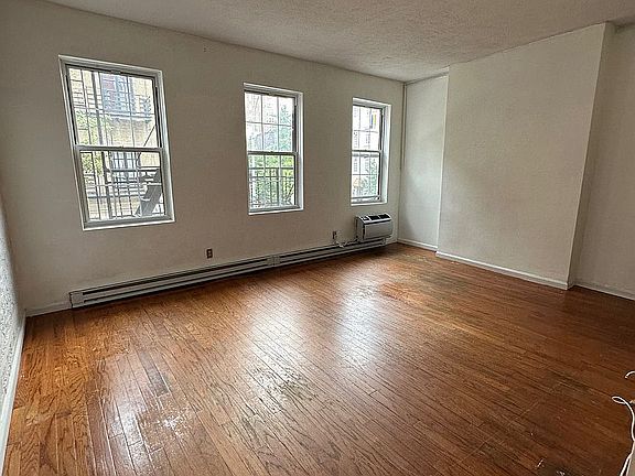 5th image of 280 W 12th St APT 2W