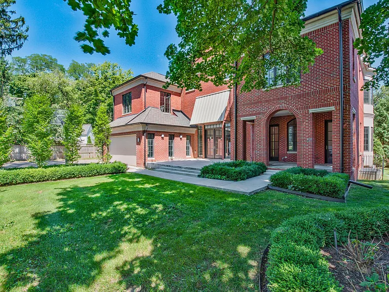 200 Aspen Rd — Photo 3