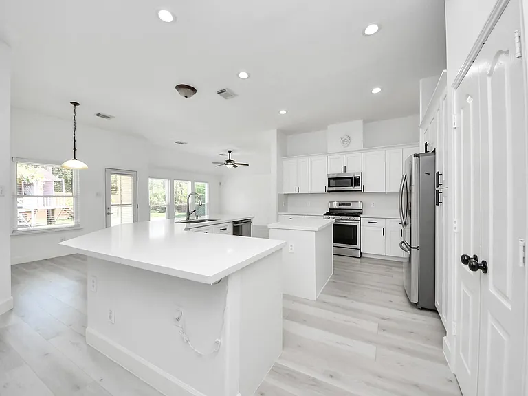 10850 White Oak Point Ct — Photo 34