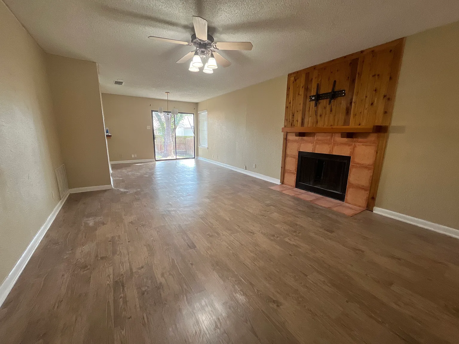 3 bed, 1288 sqft, $1,275 — Photo 3