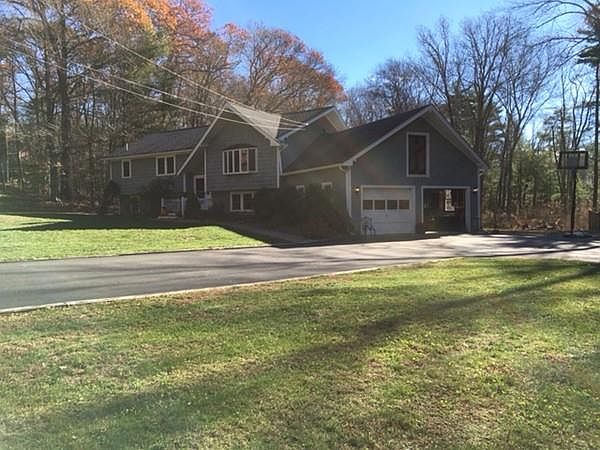 2nd image of 224 Circuit St