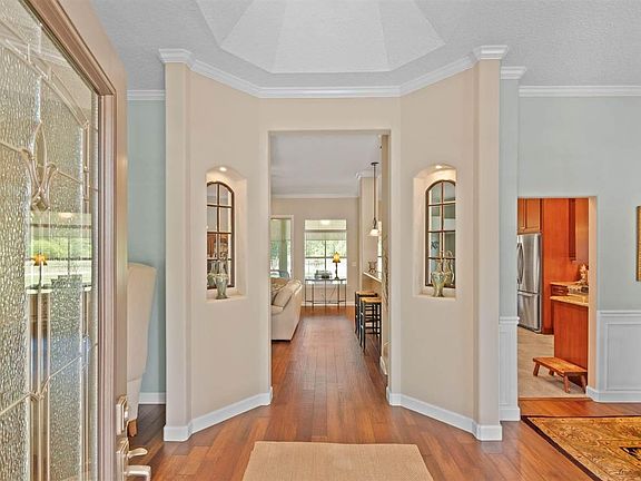 4th image of 875 Garrison Dr